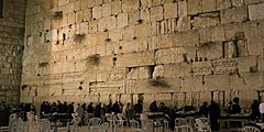 В Иерусалиме чистят Стену Плача