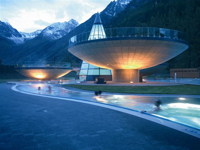 Белый снег Зельдена в багровых тонах