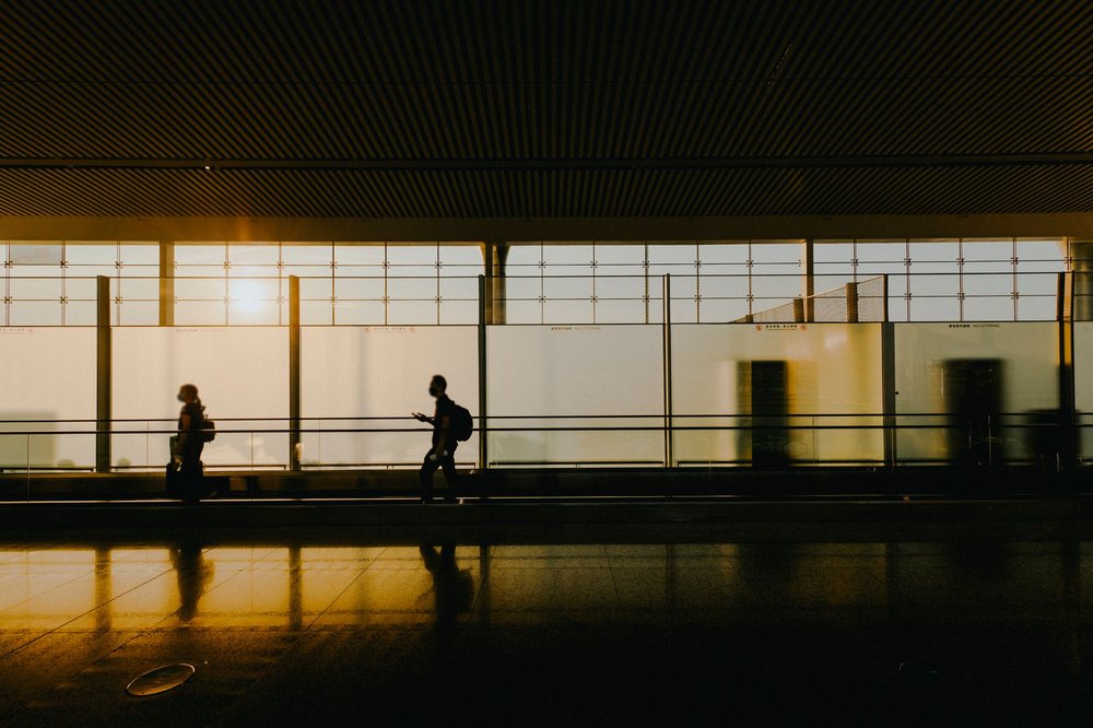 Билеты в трудную минуту: как авиакомпании помогают в дни скорби