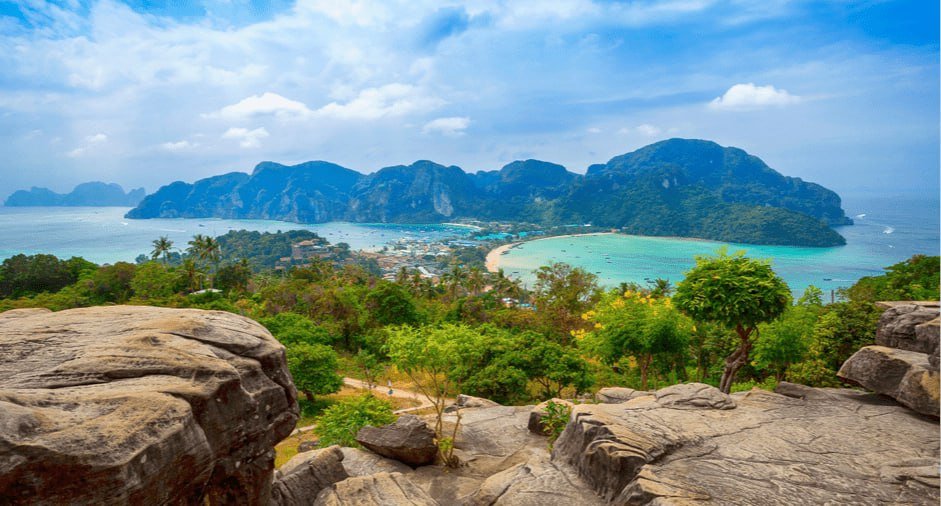 Россияне ставят рекорд: Таиланд в 2025 году принял почти 2 миллиона туристов из РФ