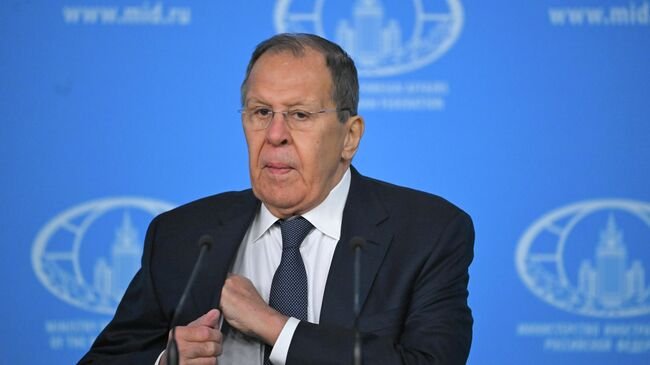 «Пора наводить мосты в небе»: Россия предлагает США вернуть прямые рейсы