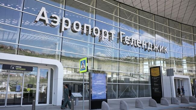 Курортные аэропорты на юге России временно ограничили полеты