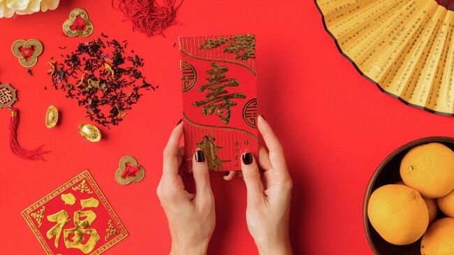 Кофе на краю пропасти: как китайское кафе на скале покоряет соцсети