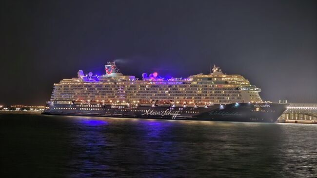 Российские туристы в Дохе предпочли ждать самолёт, отказавшись от долгого пути на автобусах