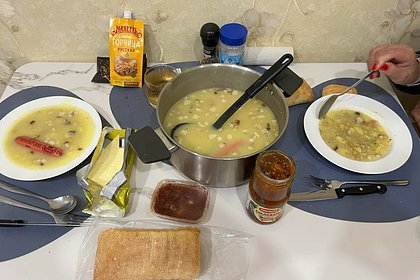 Кулинарный скандал в Сочи: как простая сосиска разделила интернет