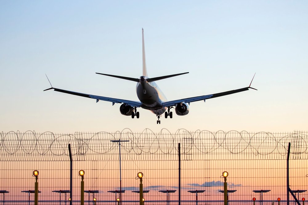 В аэропортах США снова выросли очереди: как пройти контроль быстрее