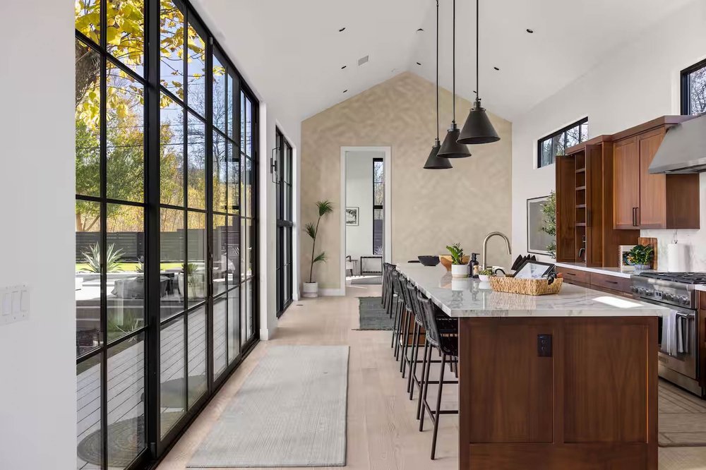 Остин для девичника: как выбрать идеальный дом для незабываемого уик-энда