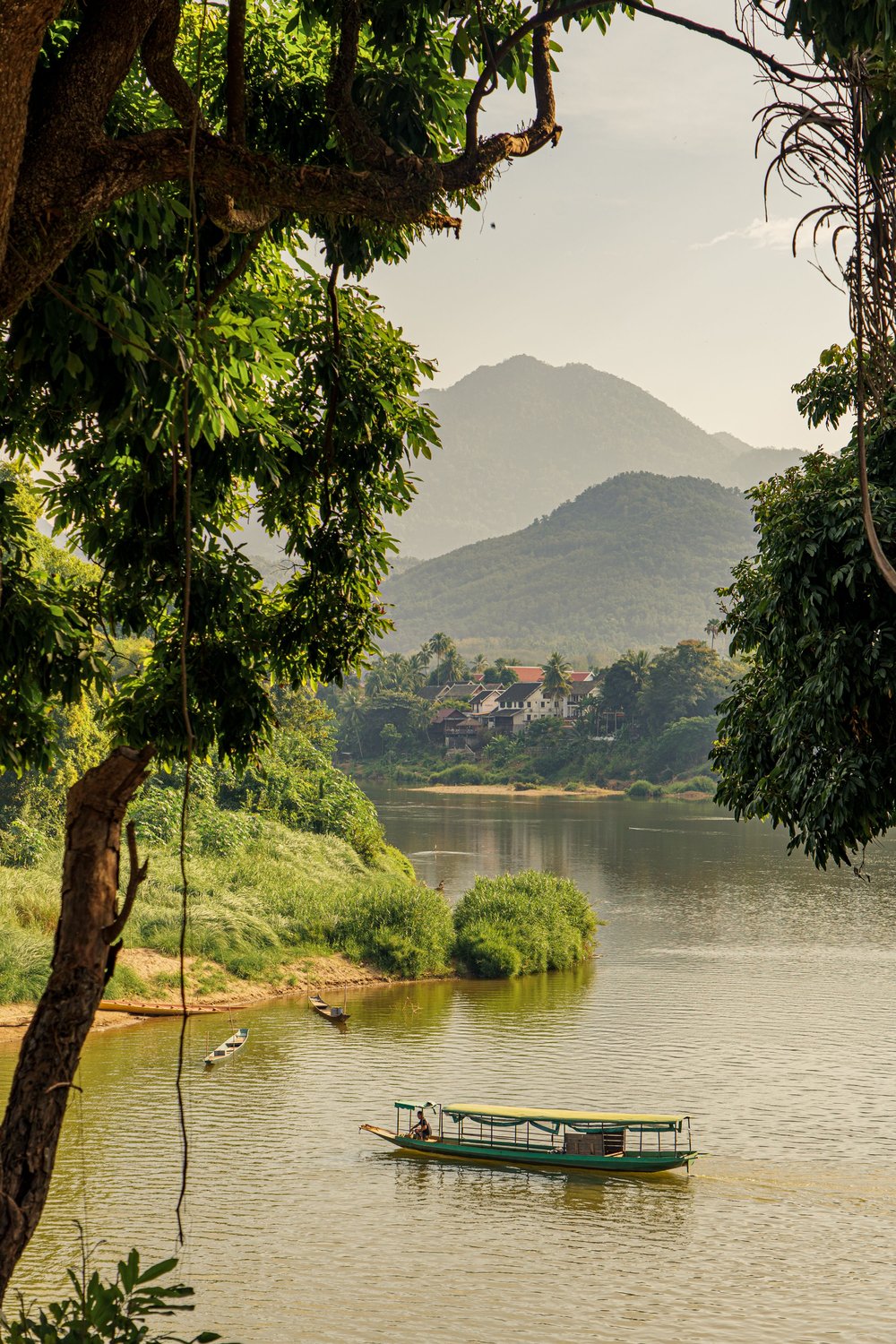 Лаос на скорости: как железная дорога изменила страну для семейных путешественников