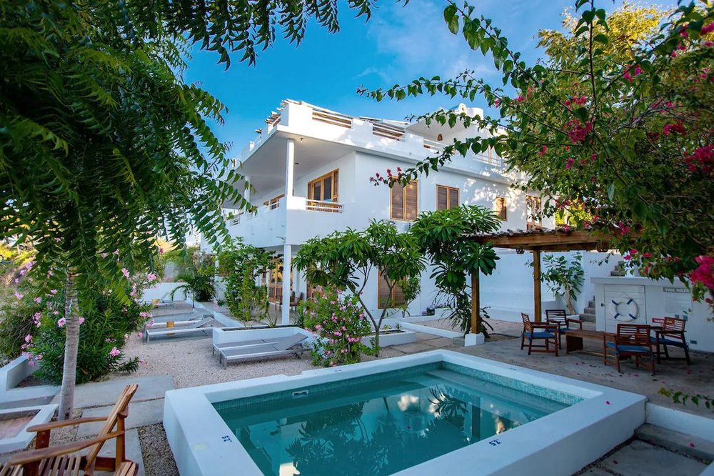 Забронируй рай: 11 уникальных вилл Ямайки, где дизайн встречается с островной душой