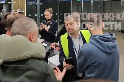 Турецкий аэропорт, ночь на полу и машина, врезавшаяся в самолёт: испытание для российских туристов