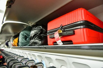 Подушка-обманка в самолете: дешевый лайфхак, который может дорого обойтись