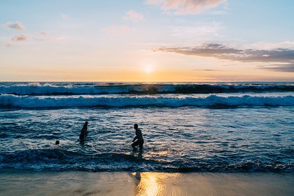«Муж начал уходить под воду»: как обратное течение на Бали едва не унесло жизни россиян