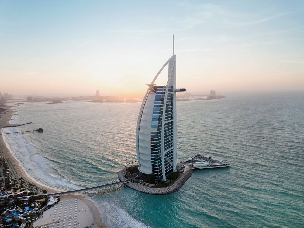 Парус Дубая уходит на ремонт: Легендарный Burj Al Arab закрывается на масштабное обновление
