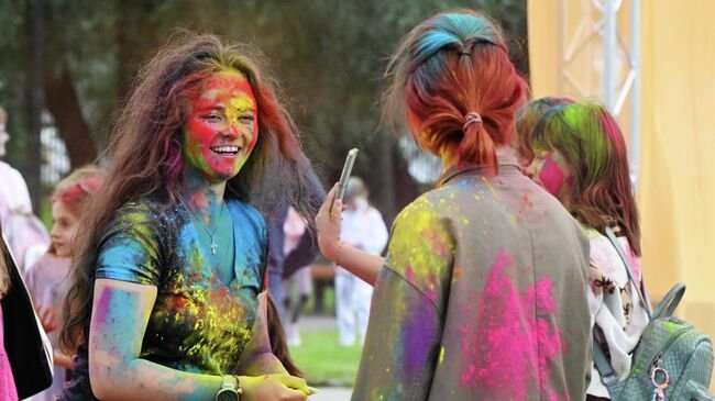 Москва окрасится в цвета Холи: фестиваль весны и единства ждет гостей