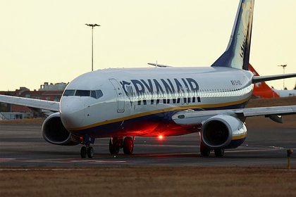 Пьяный дебош в небе: пассажир напал на стюардессу и заплатит крупную компенсацию