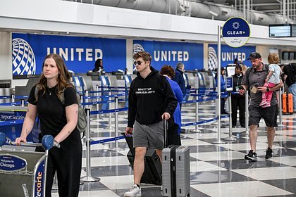 Два дня тревоги: как пассажиры United Airlines пережили экстренные эвакуации