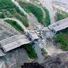 В Испании обрушившийся мост похоронил 20 человек