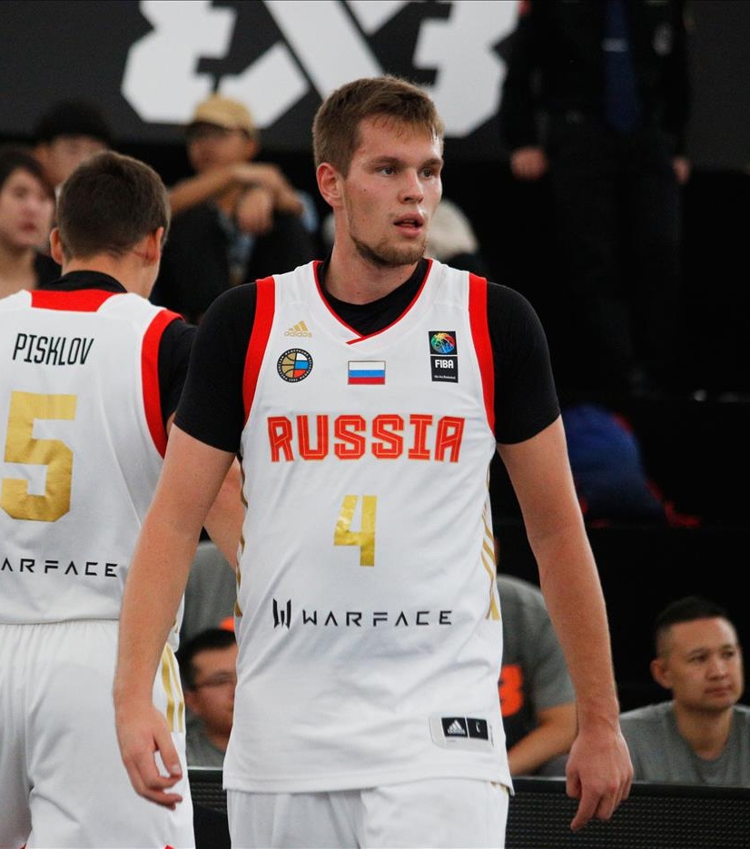 Александр Зуев