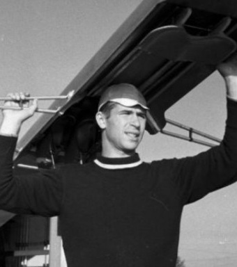 Алексей Комаров