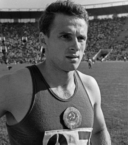 Анатолий Михайлов