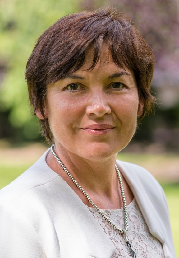 Анник Жирарден