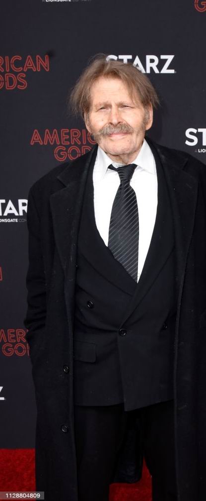 Брюс Гловер