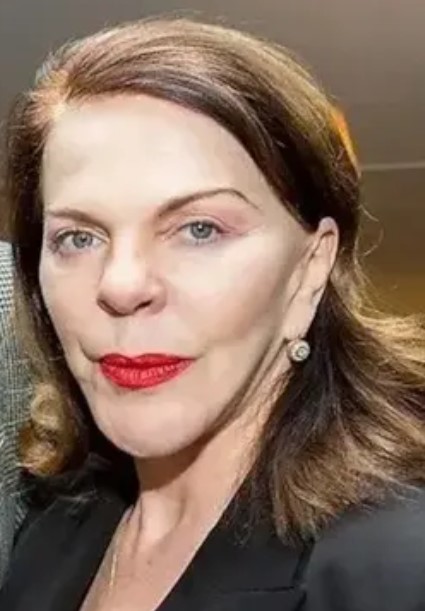 Консуэло  Де Авиланд