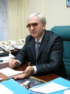 Гадис Гаджиев