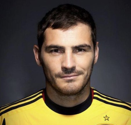 Икер Касильяс