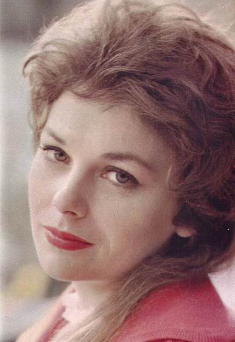 Джоанна Мур