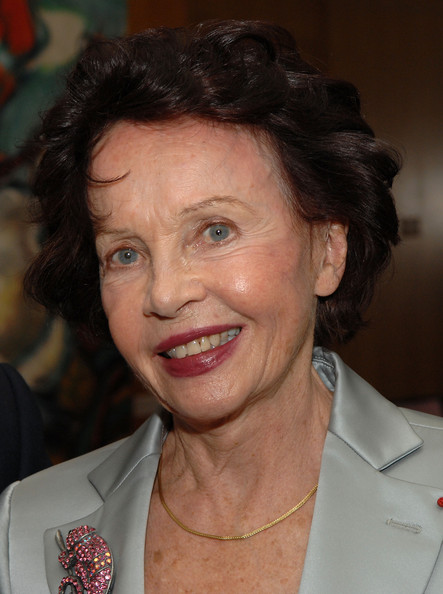 Лесли Карон