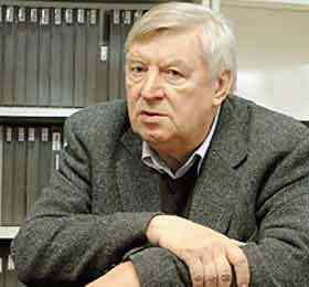 Лев Николаев