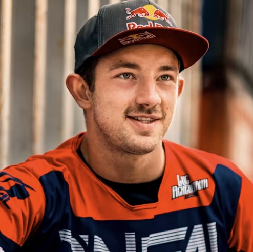 Люк Акерманн