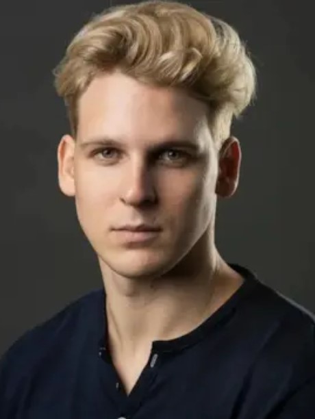 Максим  Метельников