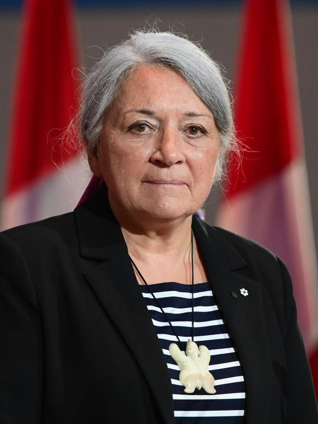 Мэри Саймон