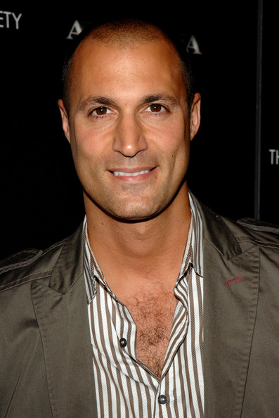 Найджел Баркер