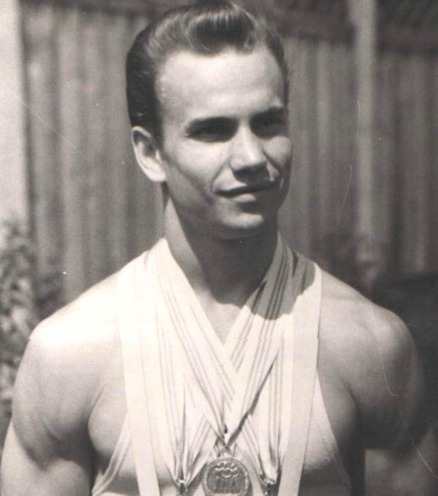 Павел Столбов