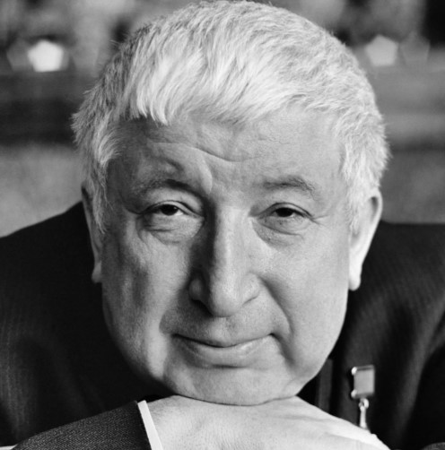 Расул Гамзатов