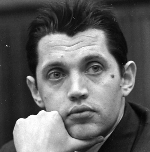 Роберт Рождественский