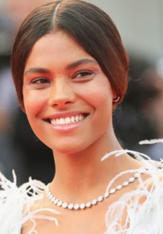 Тина Кунаки