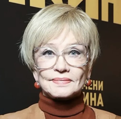 Вера Алентова