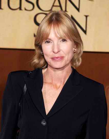 Виктория Теннант